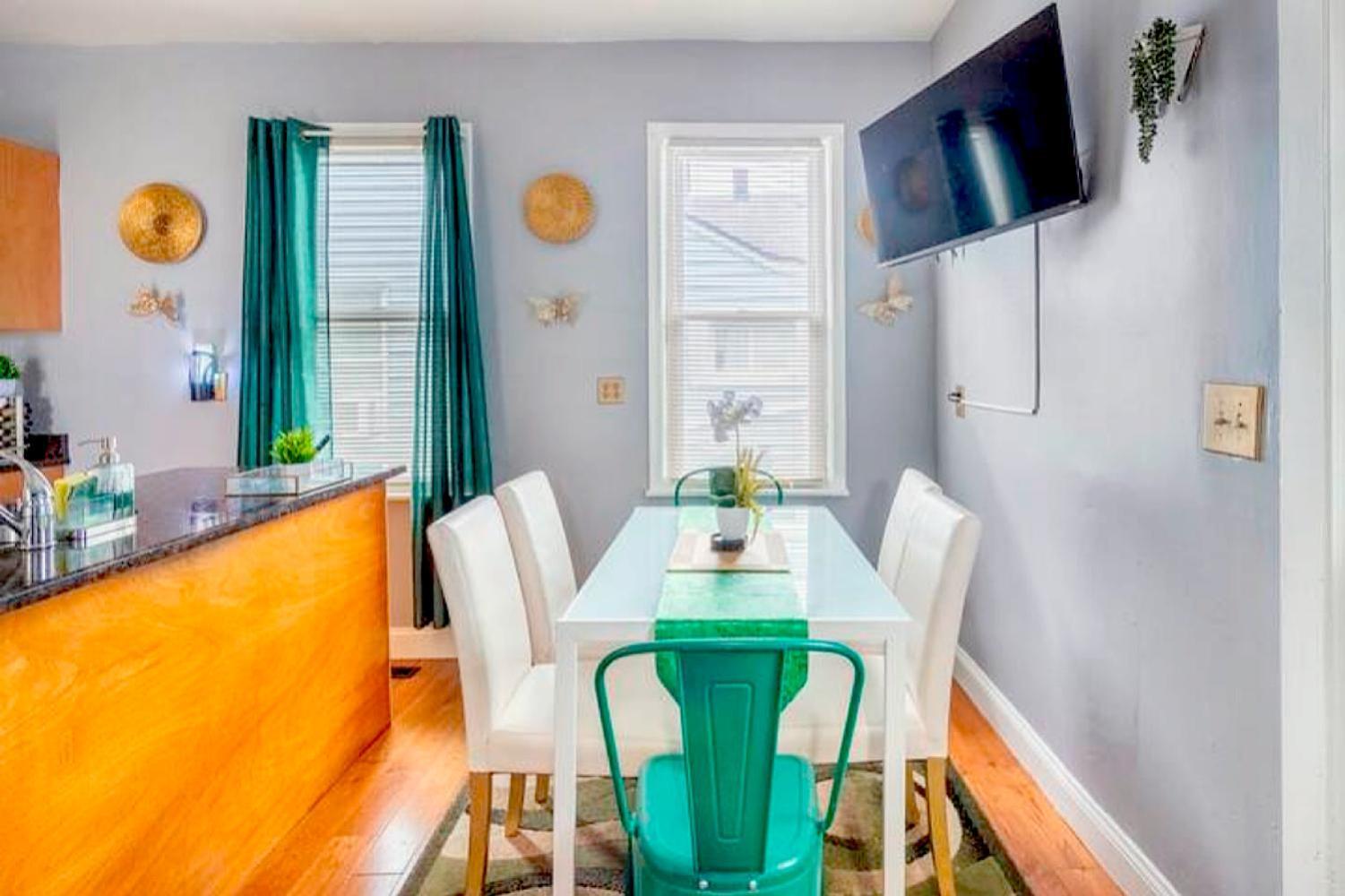 The Tremont Emerald - By Christmas Story House - Historic Charm & Modern Comfort Near Downtown With Parking, 300Mb Wifi & Self Check-In Cleveland Exterior foto