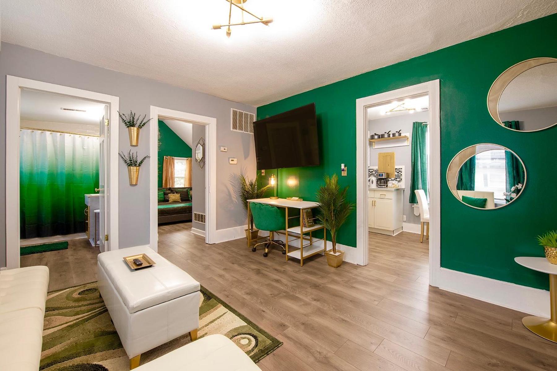 The Tremont Emerald - By Christmas Story House - Historic Charm & Modern Comfort Near Downtown With Parking, 300Mb Wifi & Self Check-In Cleveland Exterior foto