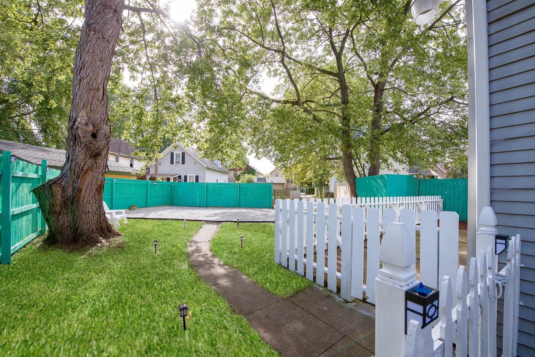 The Tremont Emerald - By Christmas Story House - Historic Charm & Modern Comfort Near Downtown With Parking, 300Mb Wifi & Self Check-In Cleveland Exterior foto