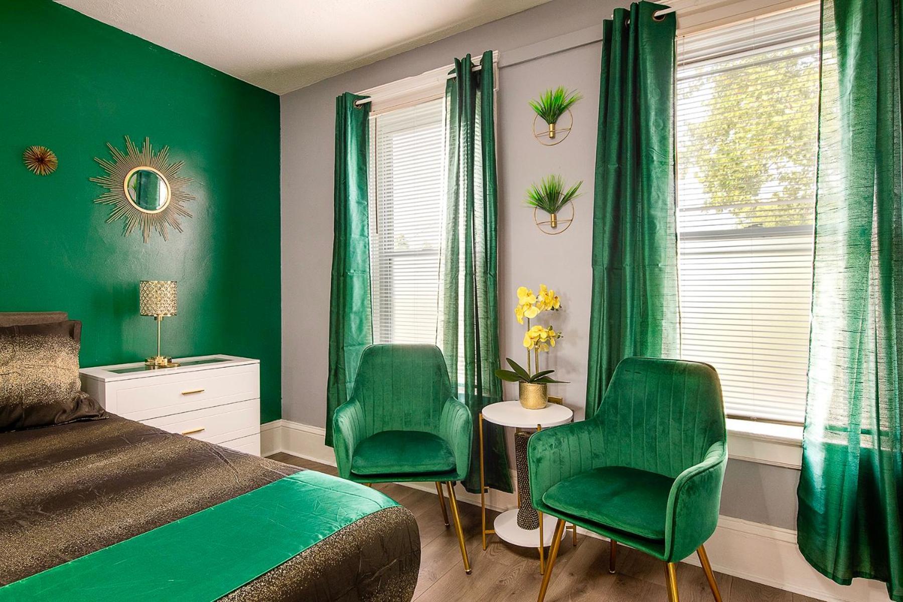 The Tremont Emerald - By Christmas Story House - Historic Charm & Modern Comfort Near Downtown With Parking, 300Mb Wifi & Self Check-In Cleveland Exterior foto